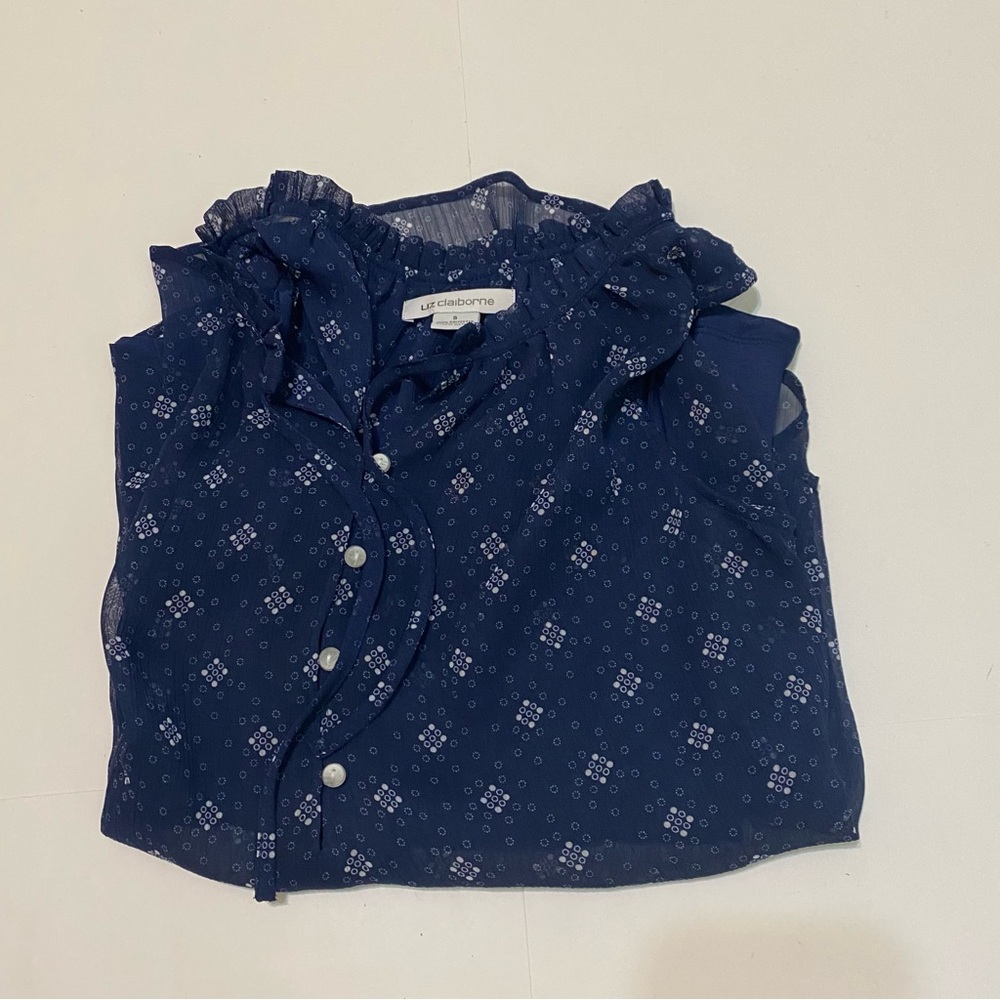 ⭐️ Liz Claiborne top. Blue and white, size small - Picture 7 of 7